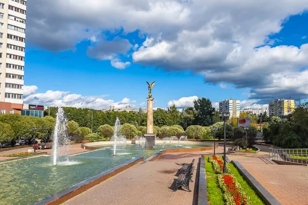 Puschkin Russland August 2021 Stadtlandschaft Sommernachmittag Ein Denkmal Der Innenstadt — Stockfoto