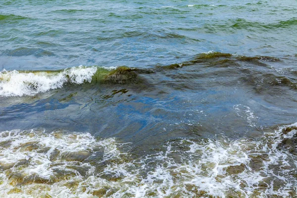 Deniz Manzarası Dalgalar Köpüklerle Sörf Yapmak Doğa Arkaplanı — Stok fotoğraf