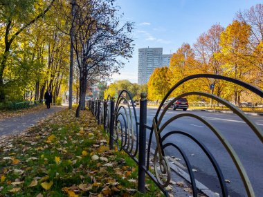 Pushkino, Rusya, 5 Haziran 2021. Sonbaharda şehir manzarası