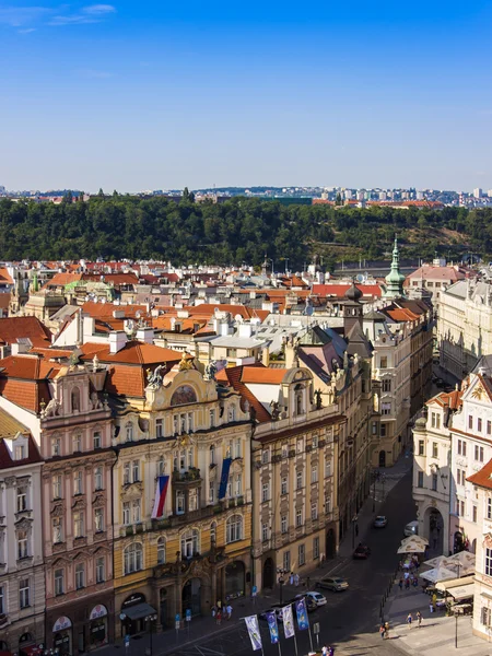 Prague, République tchèque, le 10 juillet 2010. Vue de la ville depuis la tour à poudre — Photo