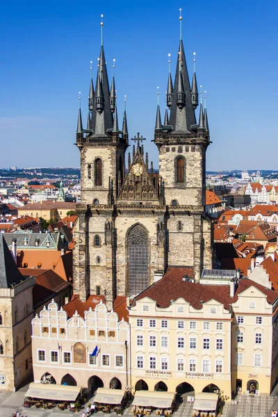 Prag, Tjeckien, den 10 juli, 2010. utsikt över staden från Kruttornet — Stockfoto