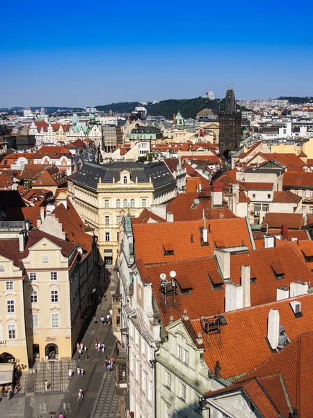 Prag, Tjeckien, den 10 juli, 2010. utsikt över staden från Kruttornet — Stockfoto