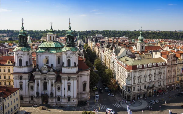 Πράγα, Τσεχία, στις 10 Ιουλίου 2010. θέα της πόλης από τον πύργο της πυρίτιδας — Φωτογραφία Αρχείου
