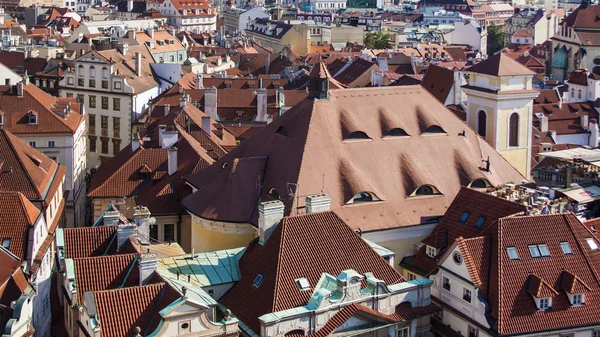 Prag, Tjeckien, den 10 juli, 2010. utsikt över staden från Kruttornet — Stockfoto