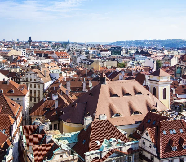 Praga, República Checa, em 10 de julho de 2010. Vista da cidade a partir da Torre do Pó — Fotografia de Stock