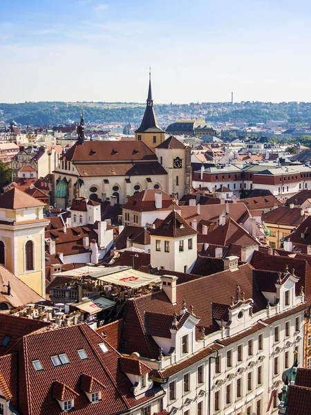 Πράγα, Τσεχία, στις 10 Ιουλίου 2010. θέα της πόλης από τον πύργο της πυρίτιδας — Φωτογραφία Αρχείου
