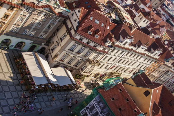 Prag, Tschechische Republik, am 10. Juli 2010. Blick auf die Stadt vom Pulverturm — Stockfoto