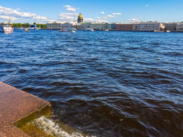 Sankt Petersburg Ryssland Juli 2021 Utsikt Över Nevafloden Och Vallen — Stockfoto