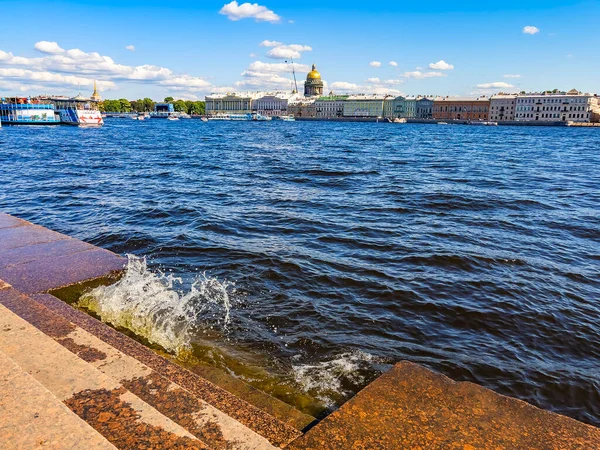 Sankt Petersburg Ryssland Juli 2021 Utsikt Över Nevafloden Och Vallen — Stockfoto