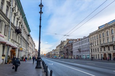 Saint Petersburg, Rusya, 7 Kasım 2021. Nevsky, şehrin ana caddesi.