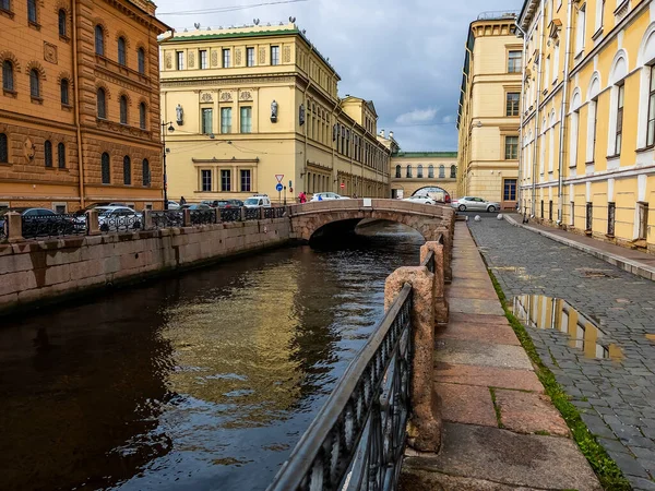 ロシアのサンクトペテルブルク 2021年11月4日 モイカ川の眺め — ストック写真