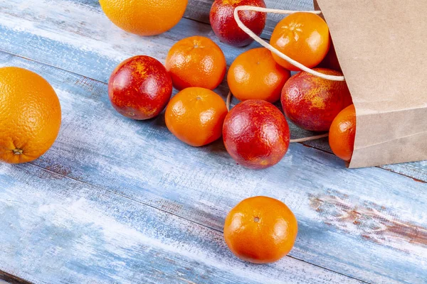 Naranjas Rojas Frescas Sobre Mesa — Foto de Stock