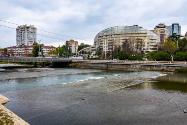 Soçi, Rusya, 12 Nisan 2021 Soçi Nehri 'nin pitoresk seti.