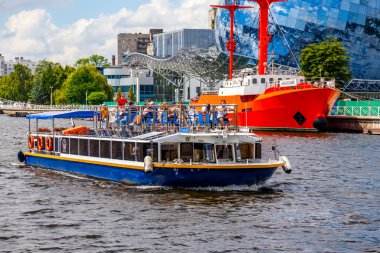 Kaliningrad, Rusya, 28 Haziran 2021. Pregolya nehir seti. Zevk gemisi yelken açtı