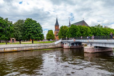 Kaliningrad, Rusya, 28 Haziran 2021. Pregolya nehir seti. Kant adasının manzarası