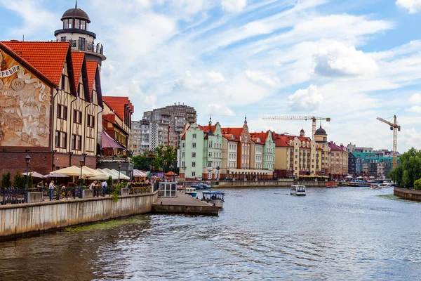 Kaliningrad, Rusya, 28 Haziran 2021. Pregolya nehir seti. Şehrin ilgi odağı, Balık Köyü.