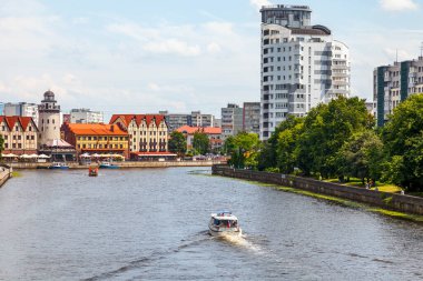 Kaliningrad, Rusya, 28 Haziran 2021. Pregolya nehir seti. Şehrin ilgi odağı, Balık Köyü.