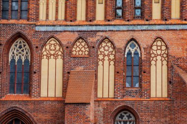 Kaliningrad, Rusya, 28 Haziran 2021. Katedral cephelerinden birinin mimari parçası.