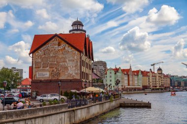 Kaliningrad, Rusya, 28 Haziran 2021. Pregolya nehir seti. Şehrin ilgi odağı, Balık Köyü.