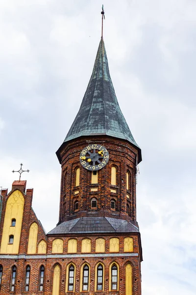 2021年6月28日 ロシアのカリーニングラード 大聖堂のファサードの一つの建築の断片 — ストック写真