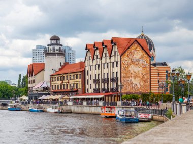 Kaliningrad, Rusya, 28 Haziran 2021. Pregolya nehir seti. Şehrin ilgi odağı, Balık Köyü.