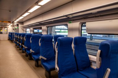 Kaliningrad, Rusya, 24 Haziran 2021. Modern bir yüksek hızlı bölgesel trenin iç kısmı.