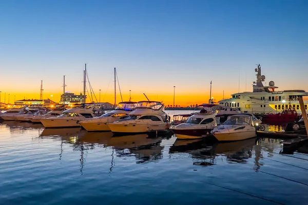 Sochi Rusia Octubre 2021 Yates Puerto Sochi Marina Atardecer —  Fotos de Stock