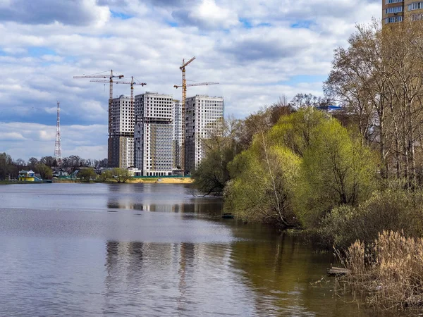 Pushkino Rússia Abril 2021 Novos Edifícios Residenciais Vários Andares Nas — Fotografia de Stock