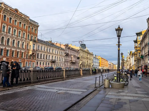 Petrohrad Rusko Listopadu2021 Pohled Griboyedovův Průplav Jeho Malebné Náspy Kostel — Stock fotografie