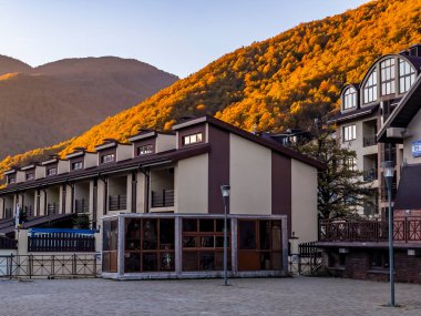 krasnaya polyana, Rusya, 20 Ekim 2021. Esto Sadok köyünün manzarası