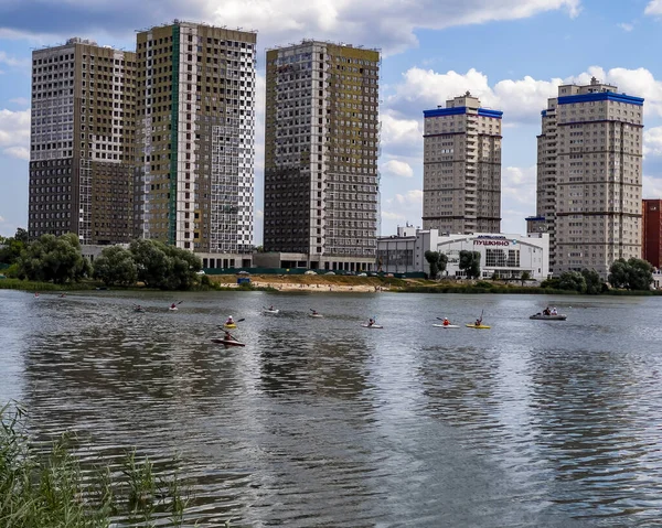 Puschkino Russland Juli 2021 Neue Mehrstöckige Wohnhäuser Ufer Des Flusses — Stockfoto