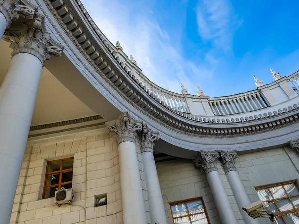 Sochi Rusia Octubre 2021 Fragmento Arquitectónico Del Edificio Estación Ferroviaria — Foto de Stock