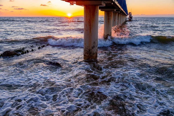Scenic Zeegezicht Met Zonsondergang Pier — Stockfoto