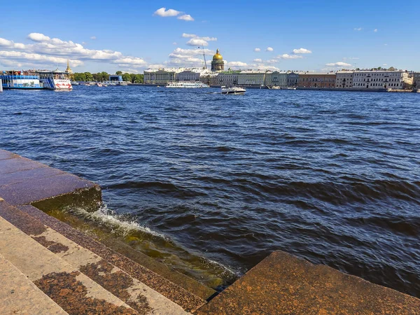 Petersburg Rosja Lipca 2021 Widok Rzekę Neva Nasyp — Zdjęcie stockowe