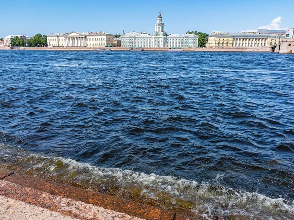 São Petersburgo Rússia Julho 2021 Vista Rio Neva Aterro — Fotografia de Stock