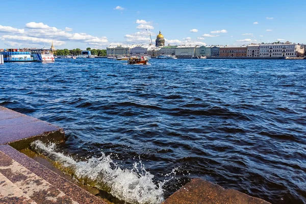 Petersburg Rusland Juli 2021 Zicht Neva Rivier Dijk — Stockfoto