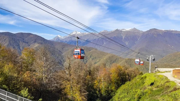 Krasnaya Polyana Rusia Octubre 2021 Vista Las Montañas Conmovedor Funicular — Foto de Stock