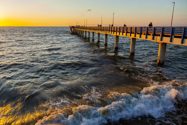 Meereslandschaft Surfline Mit Wellen Und Schaum Bei Sonnenuntergang Hintergrund Natur — Stockfoto