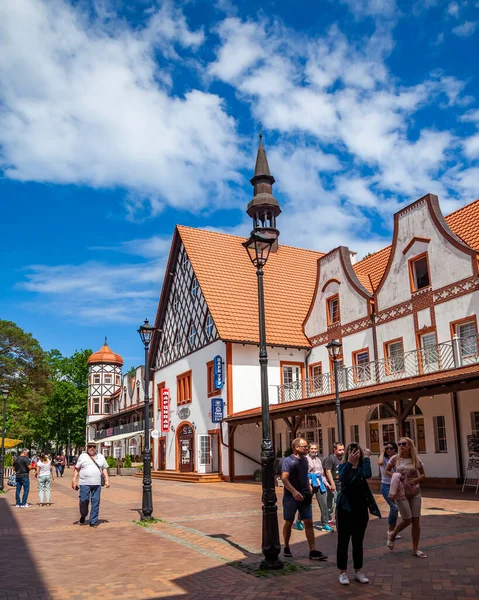 Svetlogorsk, Rusya, 24 Haziran 2021. Şehrin tarihi bölgesinde tipik bir bina..