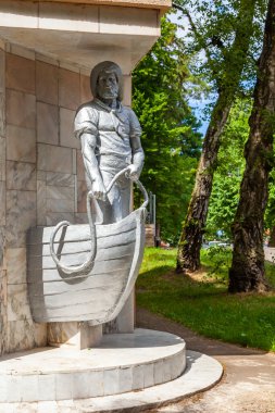 Svetlogorsk, Rusya, 24 Haziran 2021. Mimari toplulukta dekoratif heykel