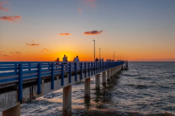 Meereslandschaft Surfline Mit Wellen Und Schaum Bei Sonnenuntergang Hintergrund Natur — Stockfoto