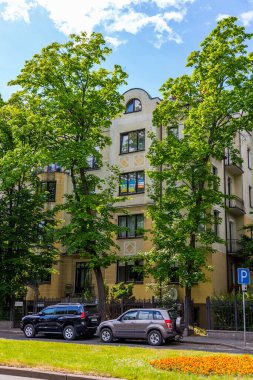Kaliningrad, Rusya, 24 Haziran 2021. Şehrin tarihi bölgesinde manzaralı bir ev.