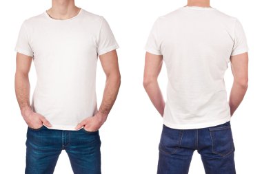 Beyaz arka plan üzerinde izole boş beyaz t-shirt giyen genç adamın ön ve arka görüntüleme