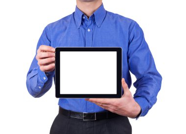 boş dijital tablet ile kopya alanı ve ekran kırpma yolunu tutan adam