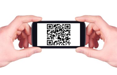 Beyaz arka plan üzerinde izole akıllı telefon ile QR code tarama