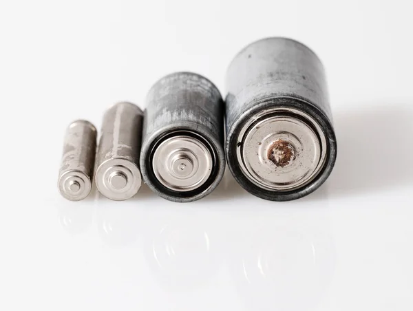 Старые батарейки — стоковое фото