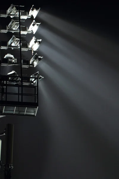 La torre spot-light dello stadio — Foto Stock