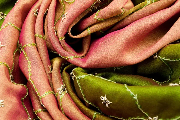 Roze en groene satijn textiel — Stockfoto