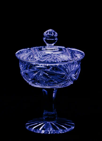 Suporte de cristal brilhante antigo com tampa — Fotografia de Stock