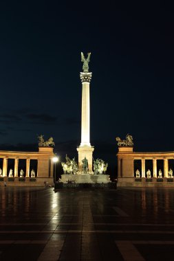 kahramanlar Meydanı